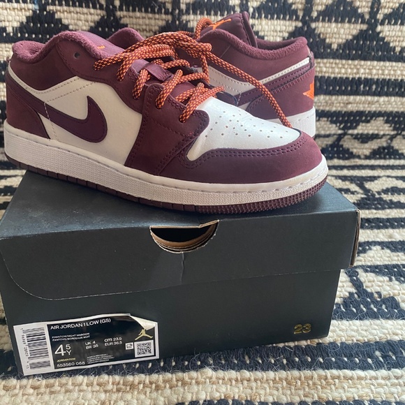 Jordan Low GS - Picture 2 of 3